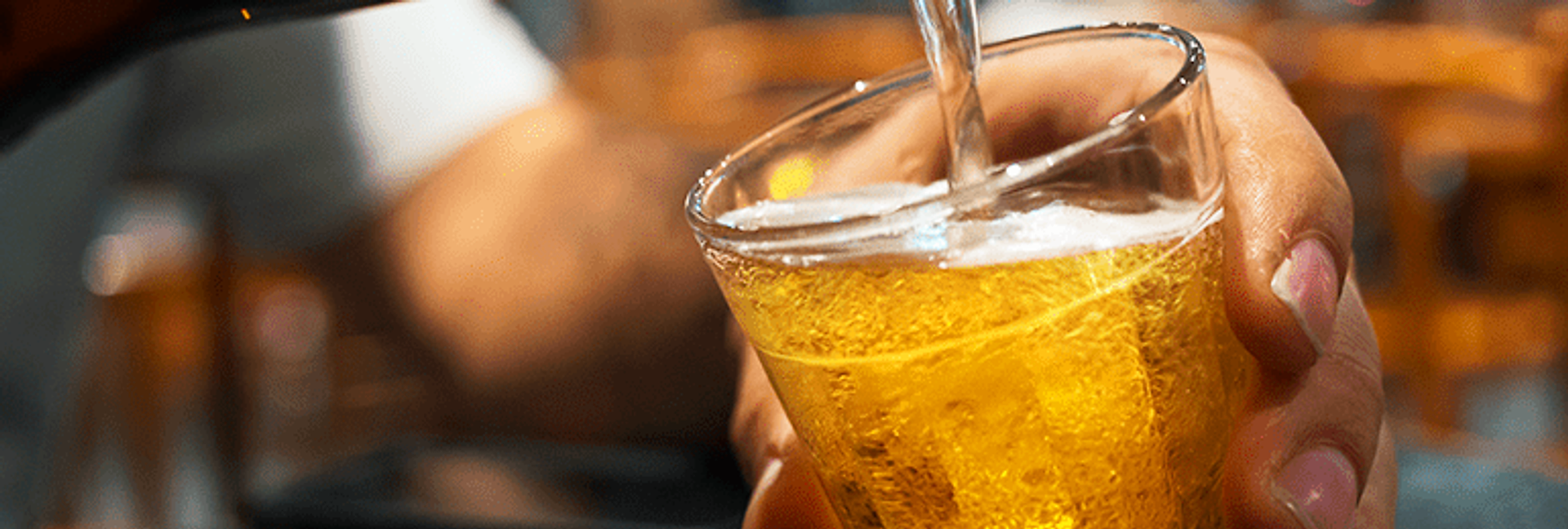 Chopp gelado servido em comemoraÃ§Ã£o na Pizza Paizzani